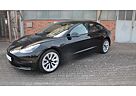 Tesla Model 3 Long Range Dual AWD - schwarz, 19-Zoll