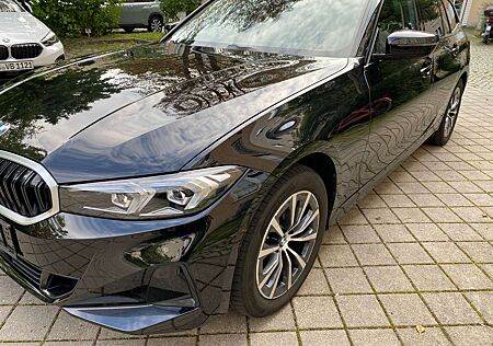 BMW 320 d xDrive Leder, Head Up, 360c Kamera, H/K