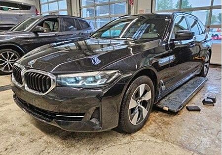 BMW 520 d xDrive AHK/Panorama/ParkAss/KomfKlimaSitz