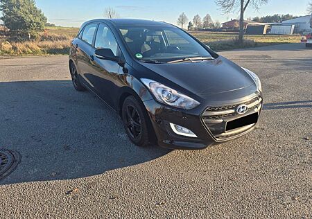 Hyundai i30 blue 1.4 Classic Navigation