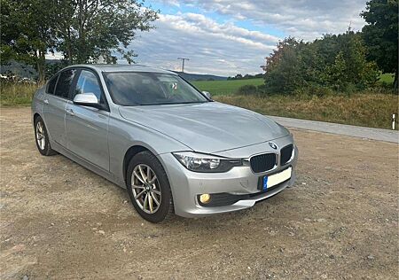 BMW 320d 320 Aut. 3L Euro5 Navi Klima Standheizung Mod2015