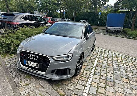 Audi RS3 2.5 TFSI quattro