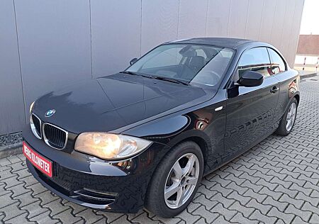 BMW 120 89300km, Scheckheft bei , Leder, 6 Gang, Klima