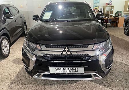 Mitsubishi Outlander Plug in Hybrid PHEV 4WD Plus