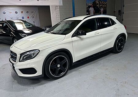 Mercedes-Benz GLA 180 AMG Line Bi Xenon Leder Navi Kamera