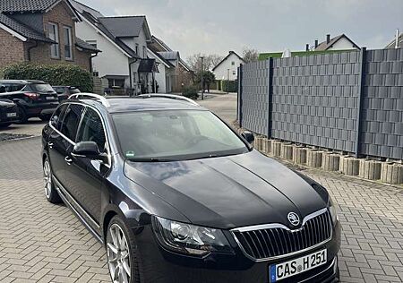 Skoda Superb Combi 2.0 TDI Green tec DSG Elegance