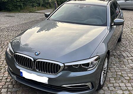 BMW 530d 530 xDrive Touring Aut. Luxury Line