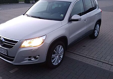 VW Tiguan Volkswagen 2.0 TDI DPF 4Motion BlueMotion Techn. DSG Sport &