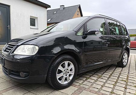 VW Touran Volkswagen Highline*KLIMAAUT*AHK*STANDHEIZUNG*PDC*TÜV NEU!