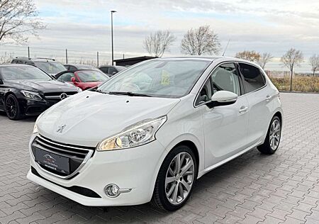 Peugeot 208 Allure 1.6 Aut Panorama Navi LED