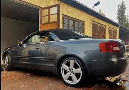 Audi A4 Cabriolet 2.5 TDI multitronic Cabriolet - S-Line