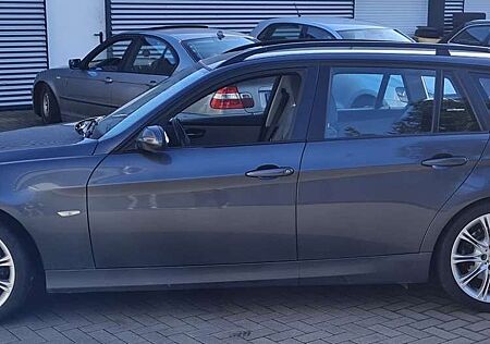 BMW 320i 320 Touring Aut.