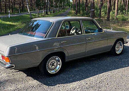 Mercedes-Benz 200