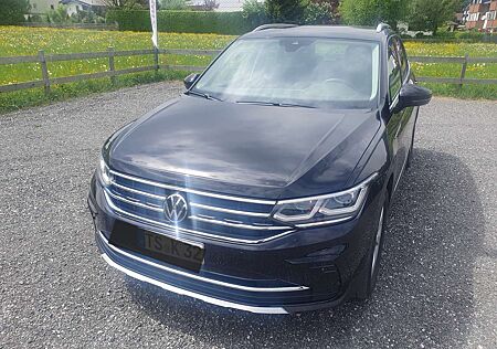 VW Tiguan Volkswagen 2.0 TDI SCR 4Motion DSG Elegance AHK