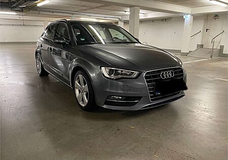 Audi A3 1.4 TFSI Ambition *Panorama*AHK*GrossesNavi*