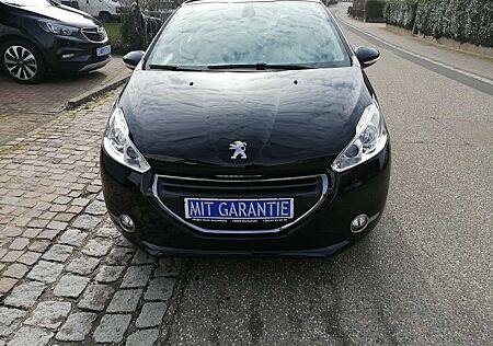 Peugeot 208 Allure Navi+Sportsitze+LM-Räder