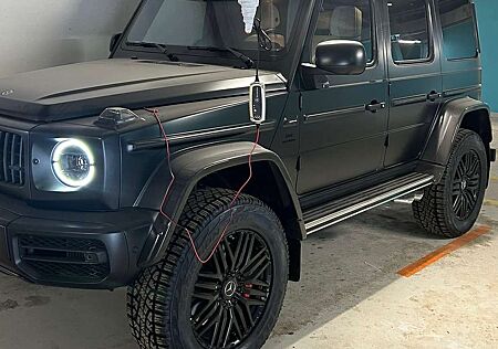 Mercedes-Benz G 63 AMG 4x4² Magno Carbo Dachträger Fond TV