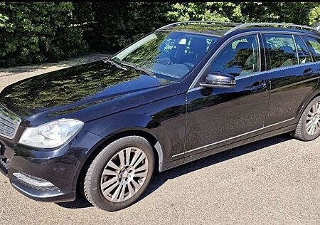 Mercedes-Benz 220