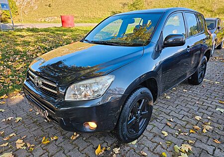 Toyota RAV 4 2.0-l- 4x4 Automatik Leder Keyless ALU