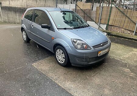 Ford Fiesta Ambiente* TÜV Neu
