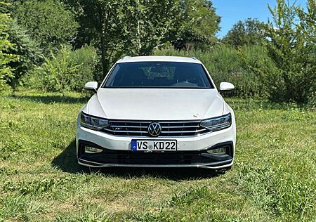 VW Passat Variant Volkswagen 2.0 TDI SCR DSG 4M*Massage*Parkass*Business*