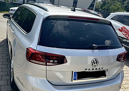 VW Passat Variant Volkswagen 2.0 TDI DSG Elegace 190 PS