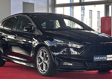 Ford Focus 2,0 EcoBoost ST BI-Xenon LEDER PDC