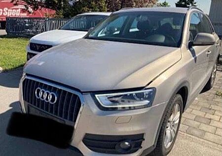 Audi Q3 2.0 TDI*XEN*DAB*PDC