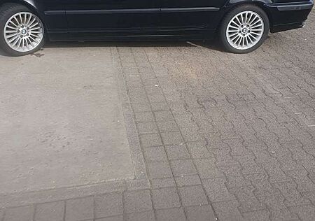 BMW 320 320i touring Youngtimer