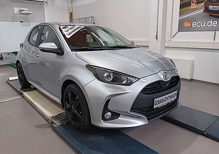 Toyota Yaris 1.5 Club mit Allwetter-Reifen