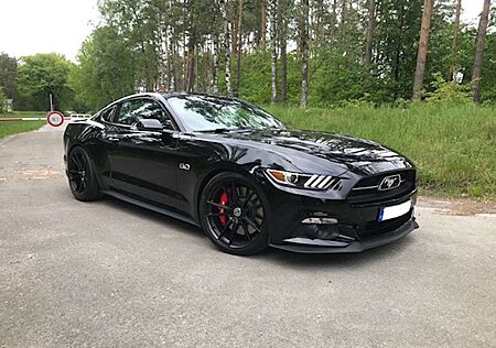 Ford Mustang 5.0 Ti-VCT V8 Aut. GT Premium tripple black