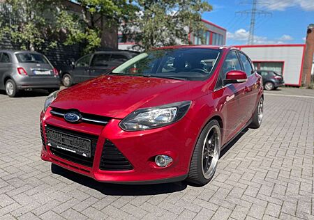 Ford Focus Lim. Titanium ALUFELGEN/SPORT/SHZ/PDC