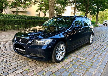 BMW 318 TOURING/SHZ/XENON/KLIMA/TEMPOMAT/PANORAMA-DACH
