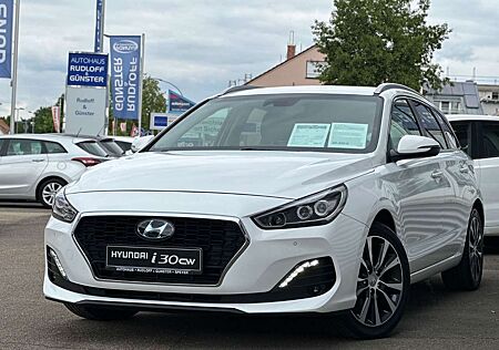 Hyundai i30 1.6 CW AT NAVI/LED/PDC v.h/KEYLESS/GARANTIE/