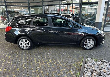 Opel Astra J 1,6 Sports Tourer / Inspektion NEU