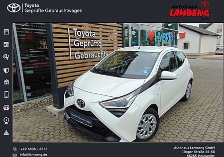 Toyota Aygo (X) x-play connect