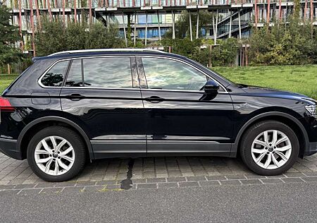 VW Tiguan Volkswagen 2.0 TSI 4x DSG OPF Highline,AHK,StHZ,Pano