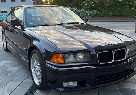 BMW 318 iS