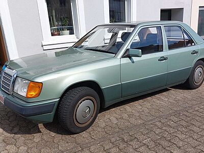Mercedes-Benz E 230 E-Klasse 1 Hand guter Zustand TÜV 5/2027