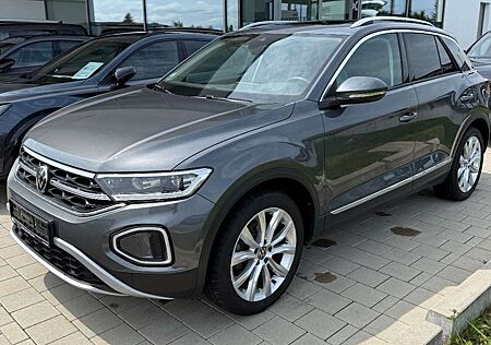 VW T-Roc Volkswagen Style 4Motion AHK/PANO/LEDER/IQ-Light