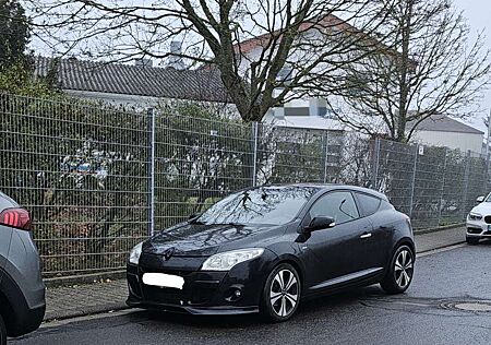 Renault Megane dCi 130 FAP Coupe Bose Edition
