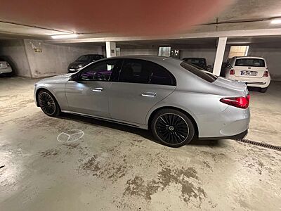 Mercedes-Benz E 200 E 200