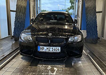 BMW 318 E90