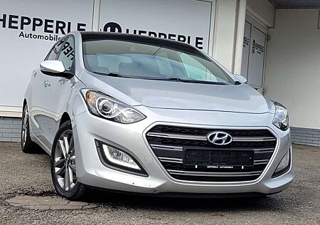 Hyundai i30 1.6 CRDI blue Passion PANO+TEMP+SHZ+KAMERA