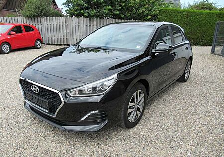 Hyundai i30 1.4 YES!