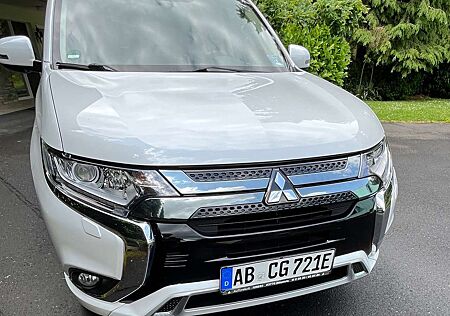 Mitsubishi Outlander 2.4 4WD Plug-In Hybrid Spirit