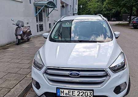 Ford Kuga 1.5 EcoBoost 2x4 ST-Line