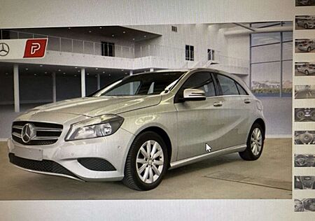 Mercedes-Benz A 180 Style-Paket Navigation Leder PDC Sitzhzg