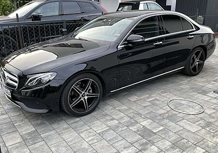 Mercedes-Benz E 220 Mercedes E220d erst 103km Ambiente beleuchtet