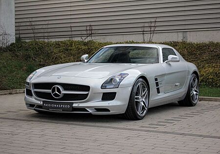 Mercedes-Benz SLS Coupe